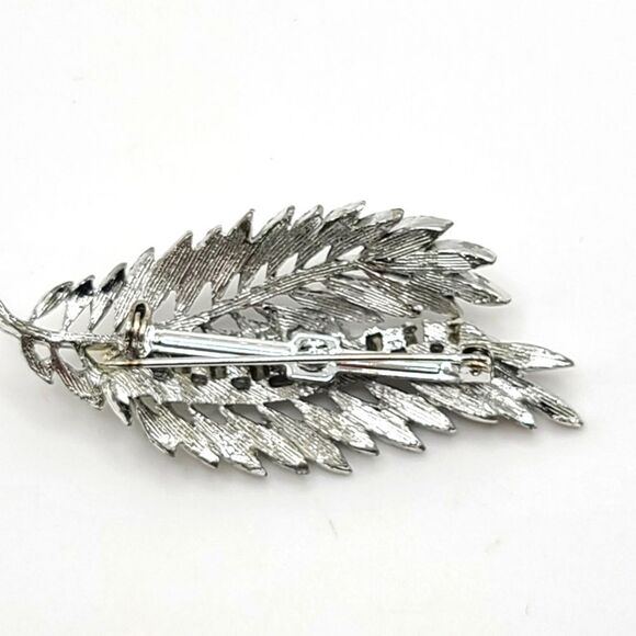 Elegant Silver Leaf Brooch Pin with Rhinestones - Picture 3 of 4